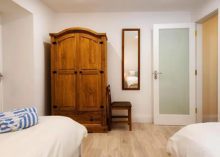 The Old Post Office * レンバイル